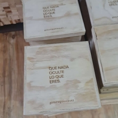 cajas-madera-regalo-corporativo-02